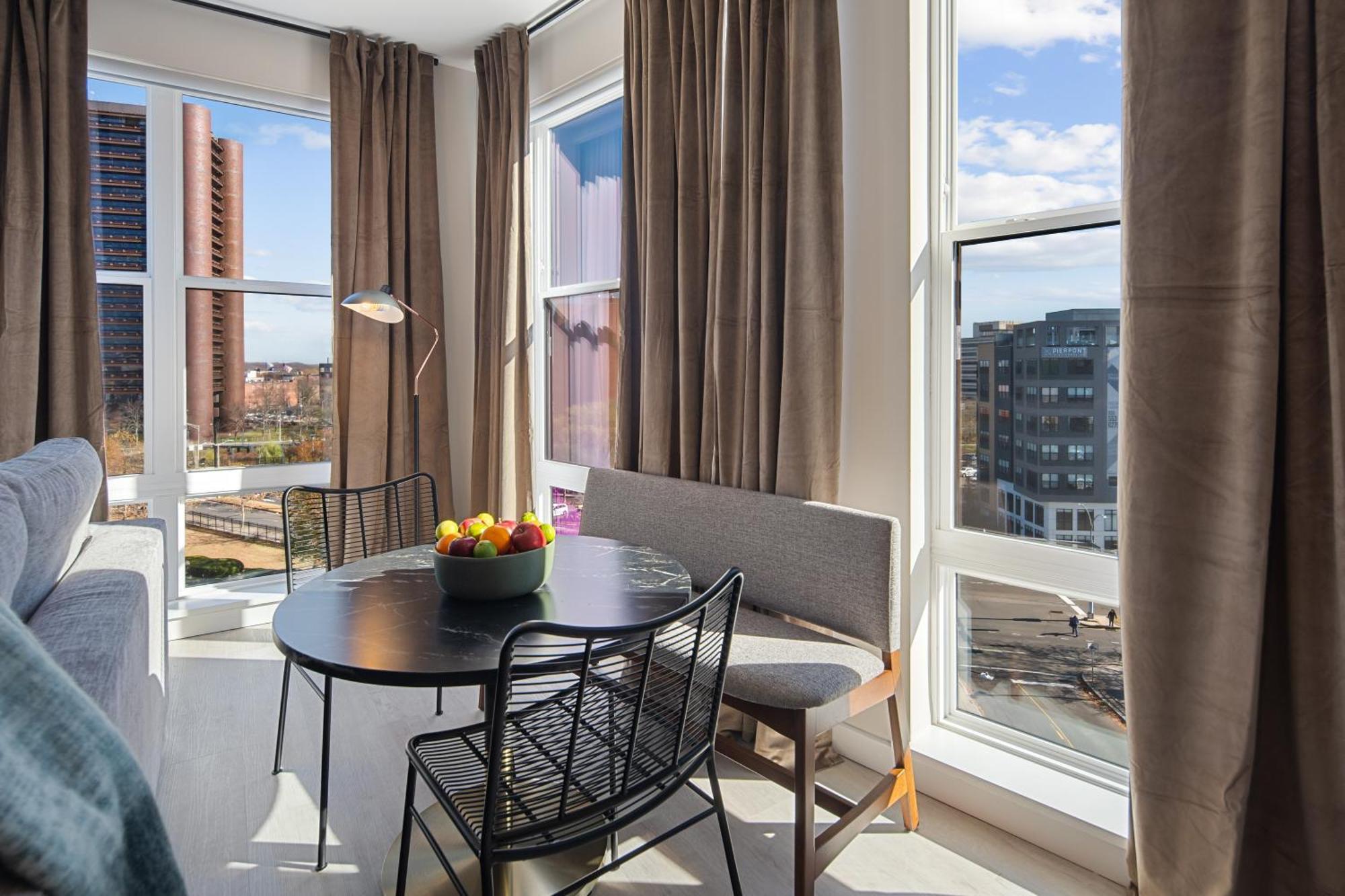 Luxury Furnished Apartments By Hyatus Downtown At Yale New Haven Exterior photo
