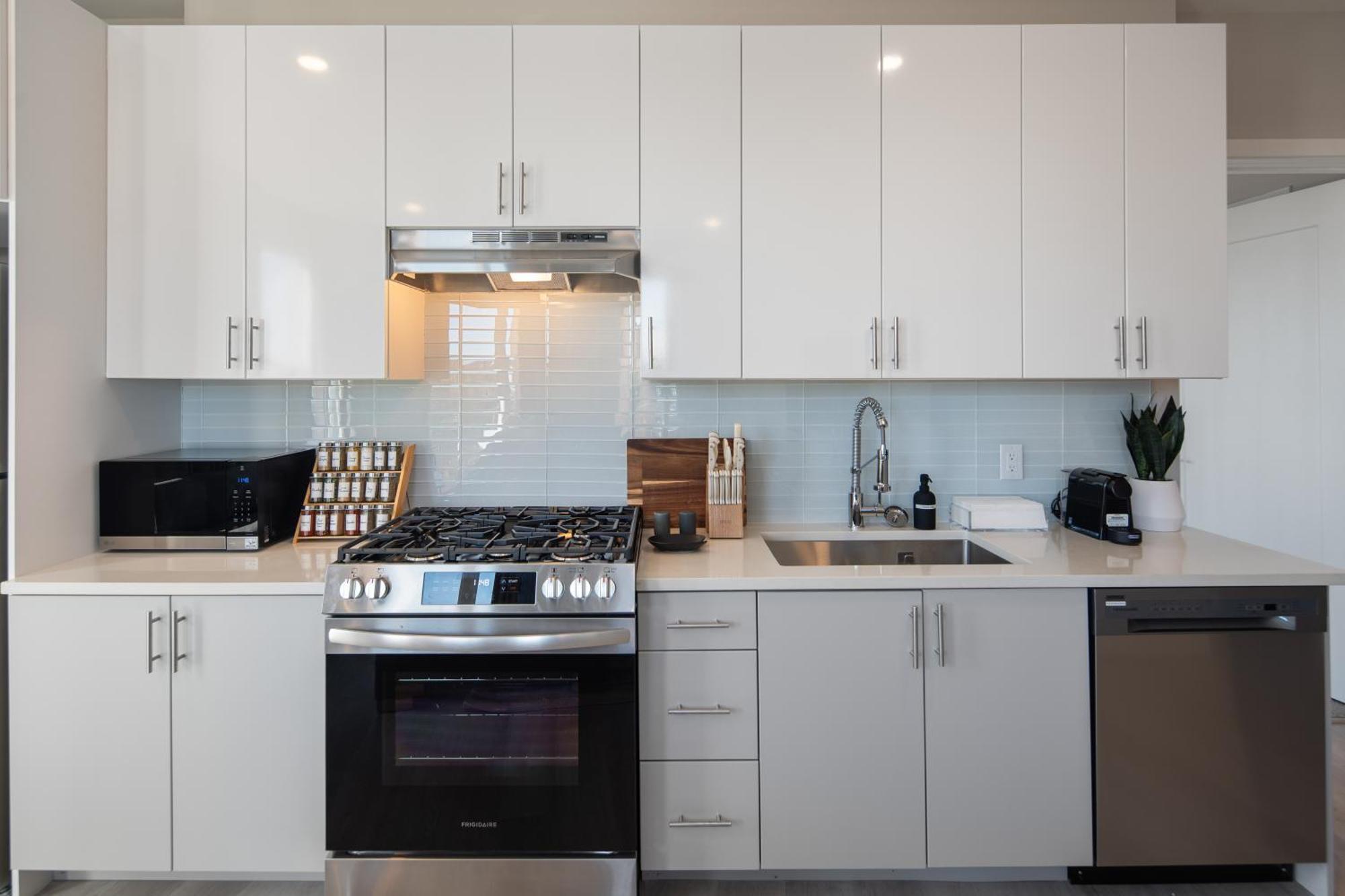Luxury Furnished Apartments By Hyatus Downtown At Yale New Haven Exterior photo